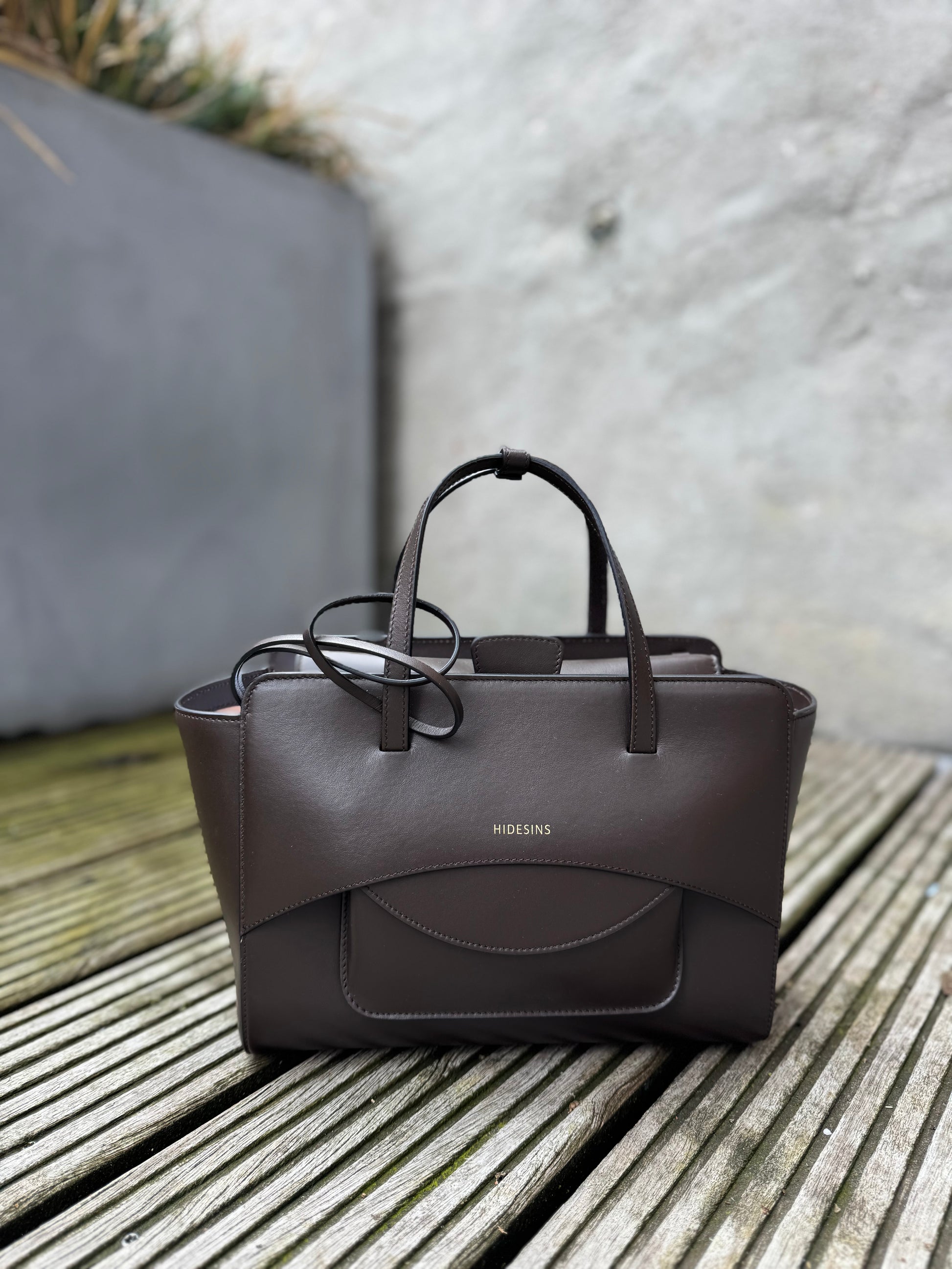 Bag Flap M premiere dark brown
