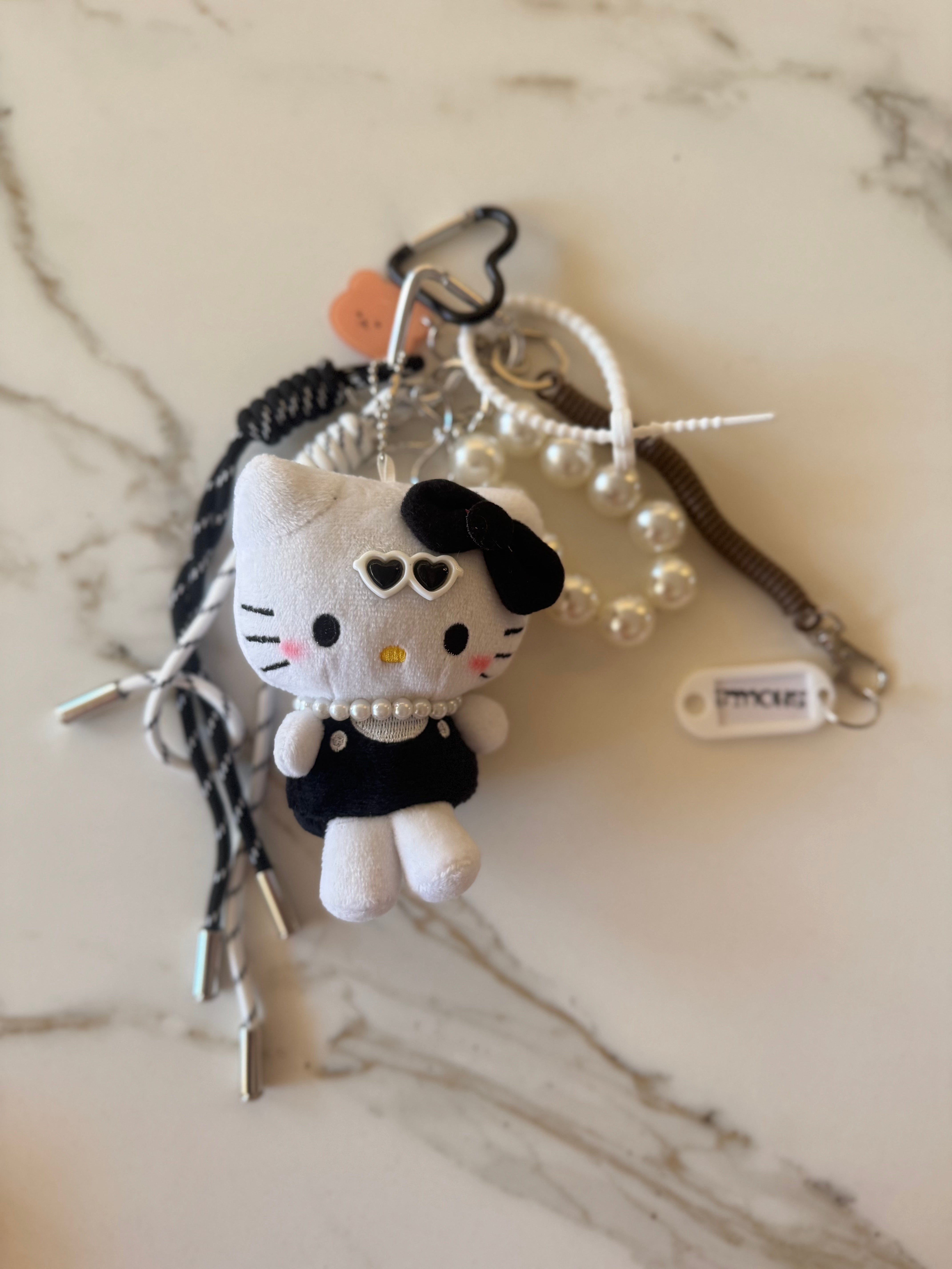 Bag charm Hello Kitty black
