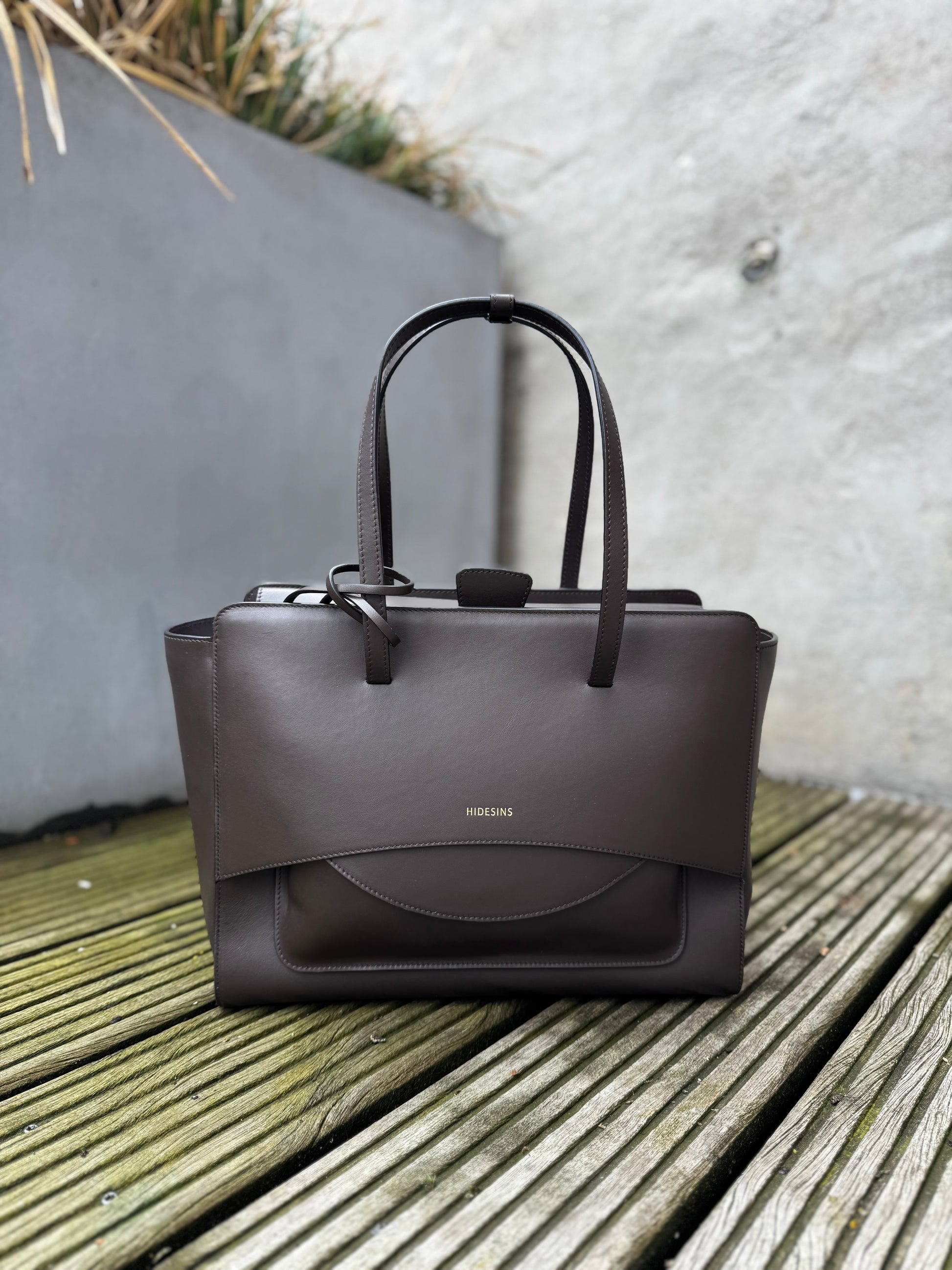 Bag Flap L premiere dark brown