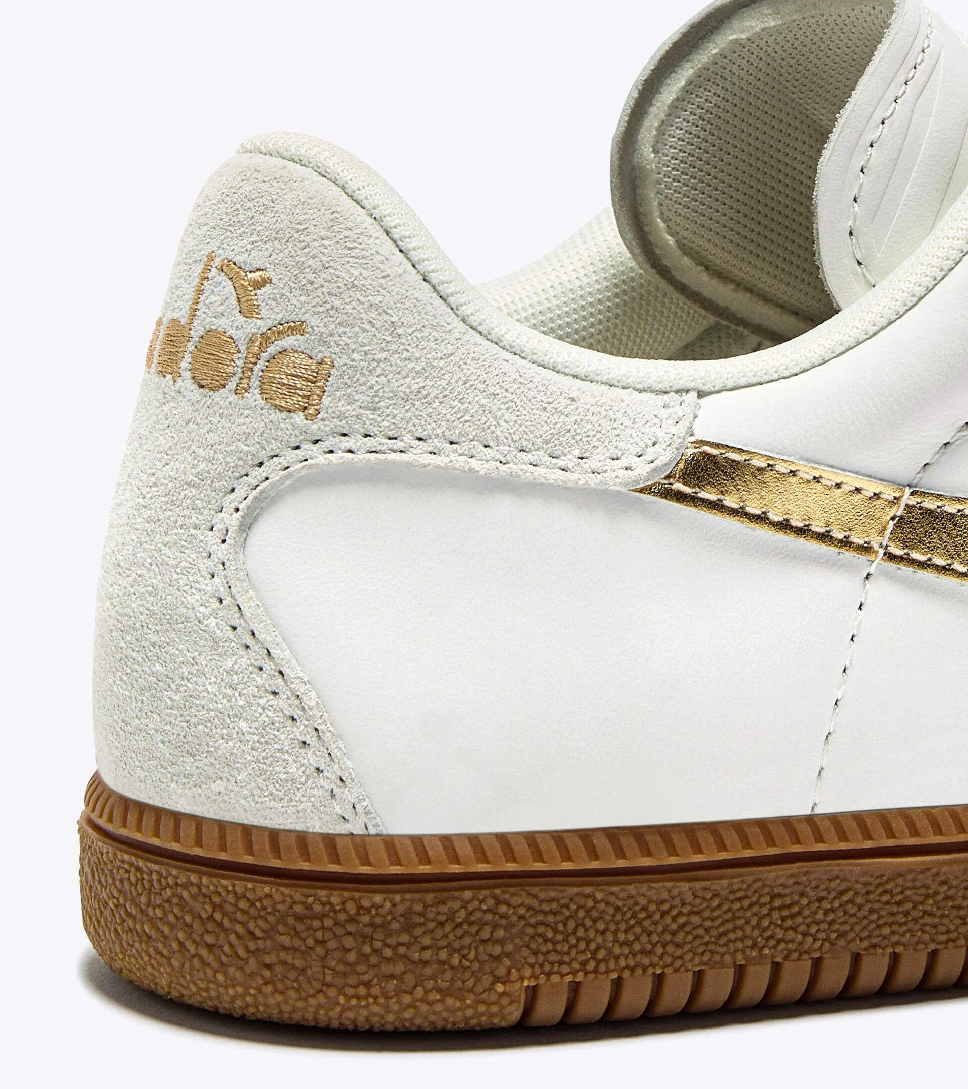 Trainer white dove