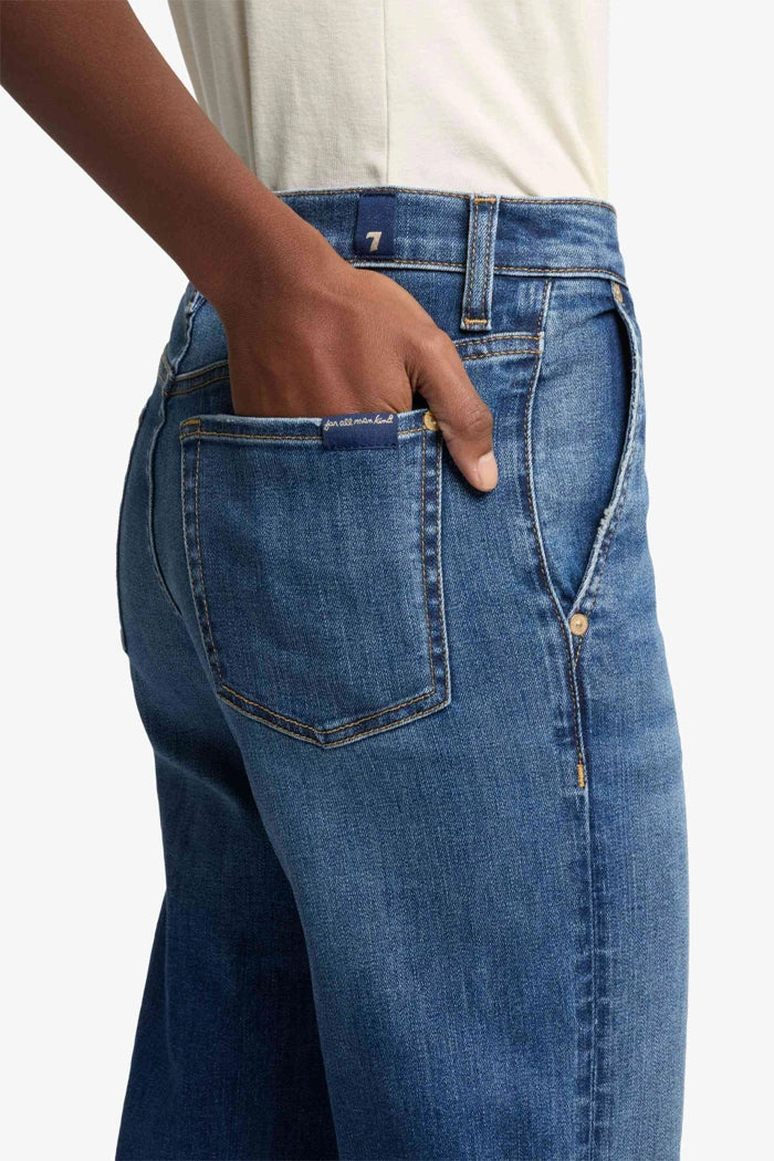 Image of Modern dojo Royalty with carpenter details