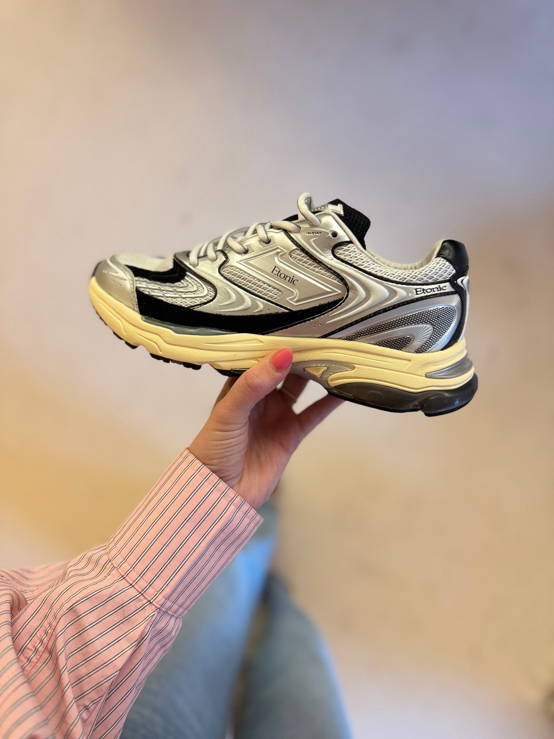 Evolution metallic silver black