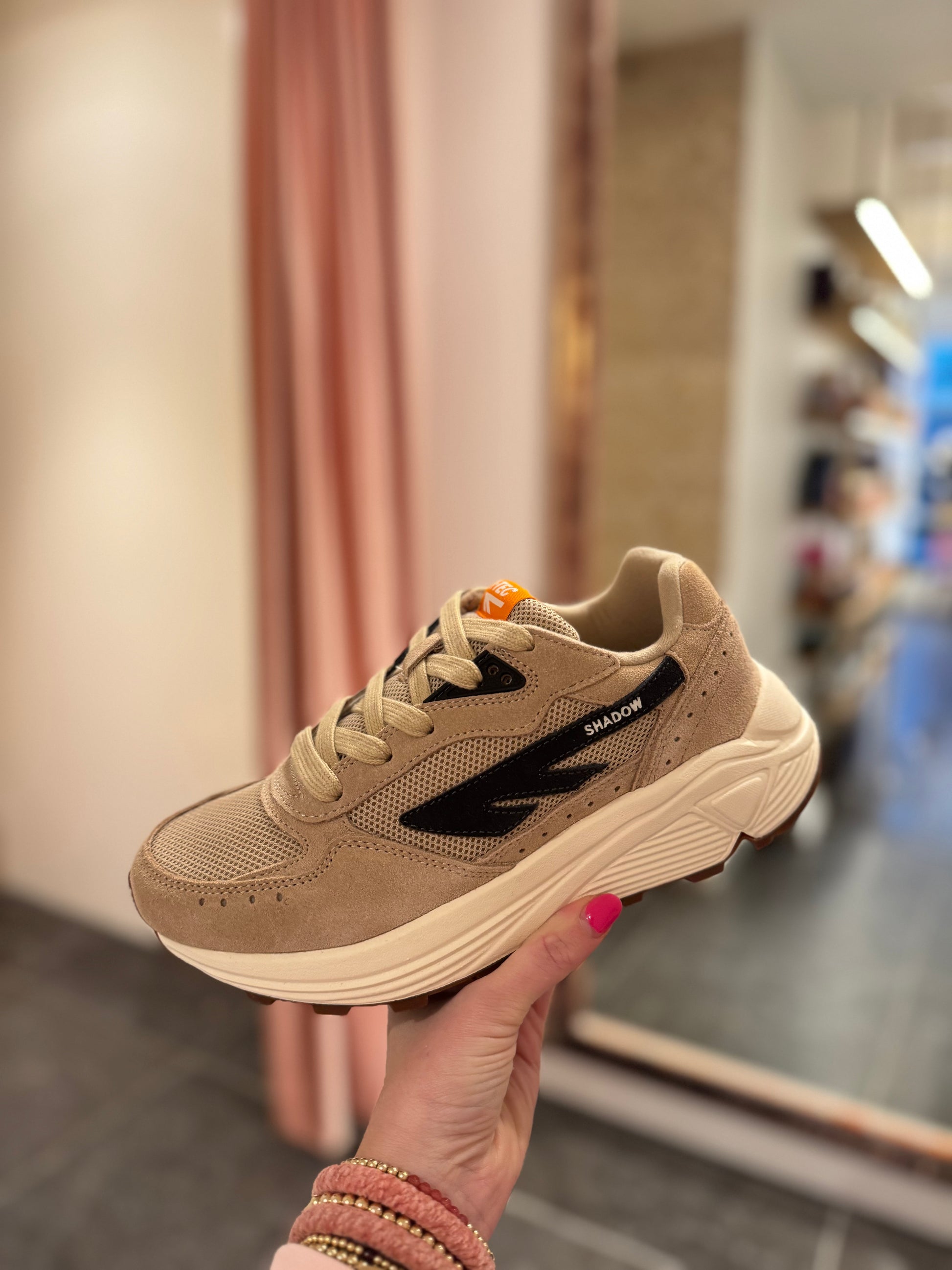 Shadow doeskin/bright marigold