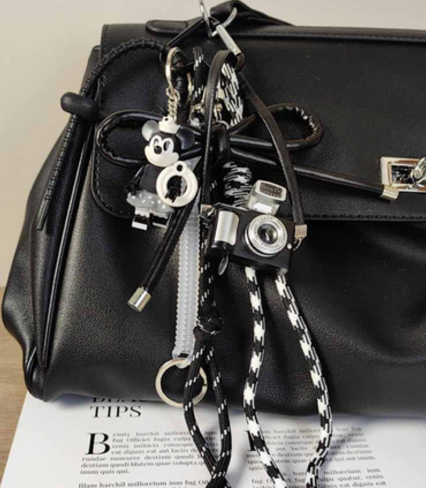 Bag charm black