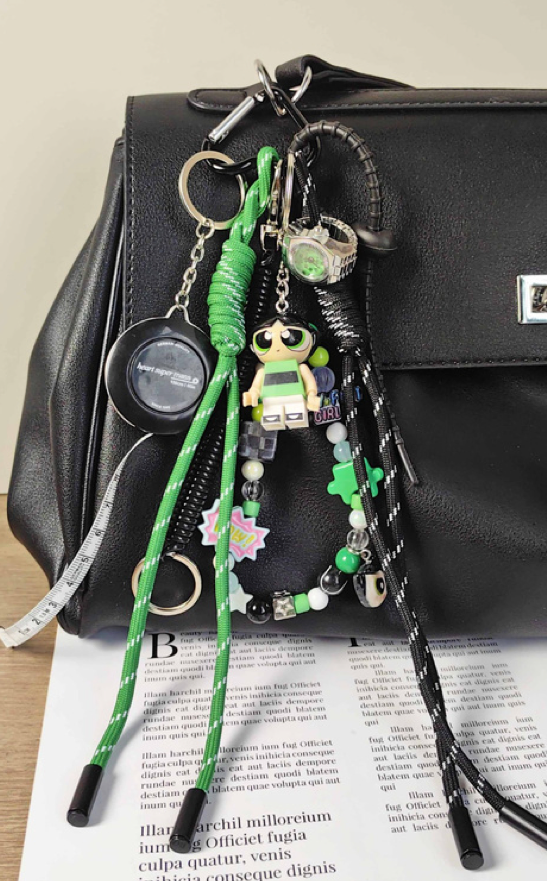 Bag charm brown ecru