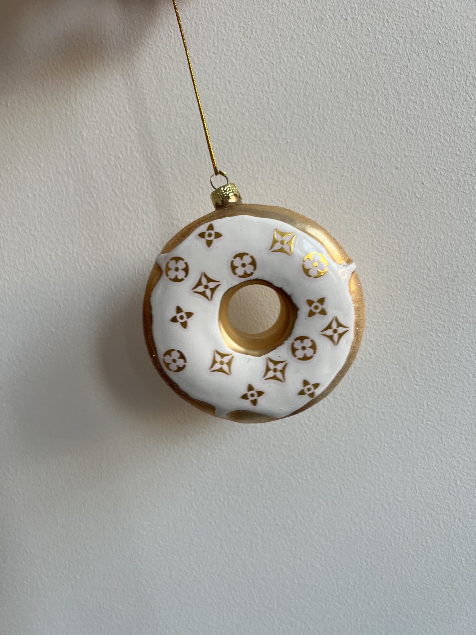 Donut LV white