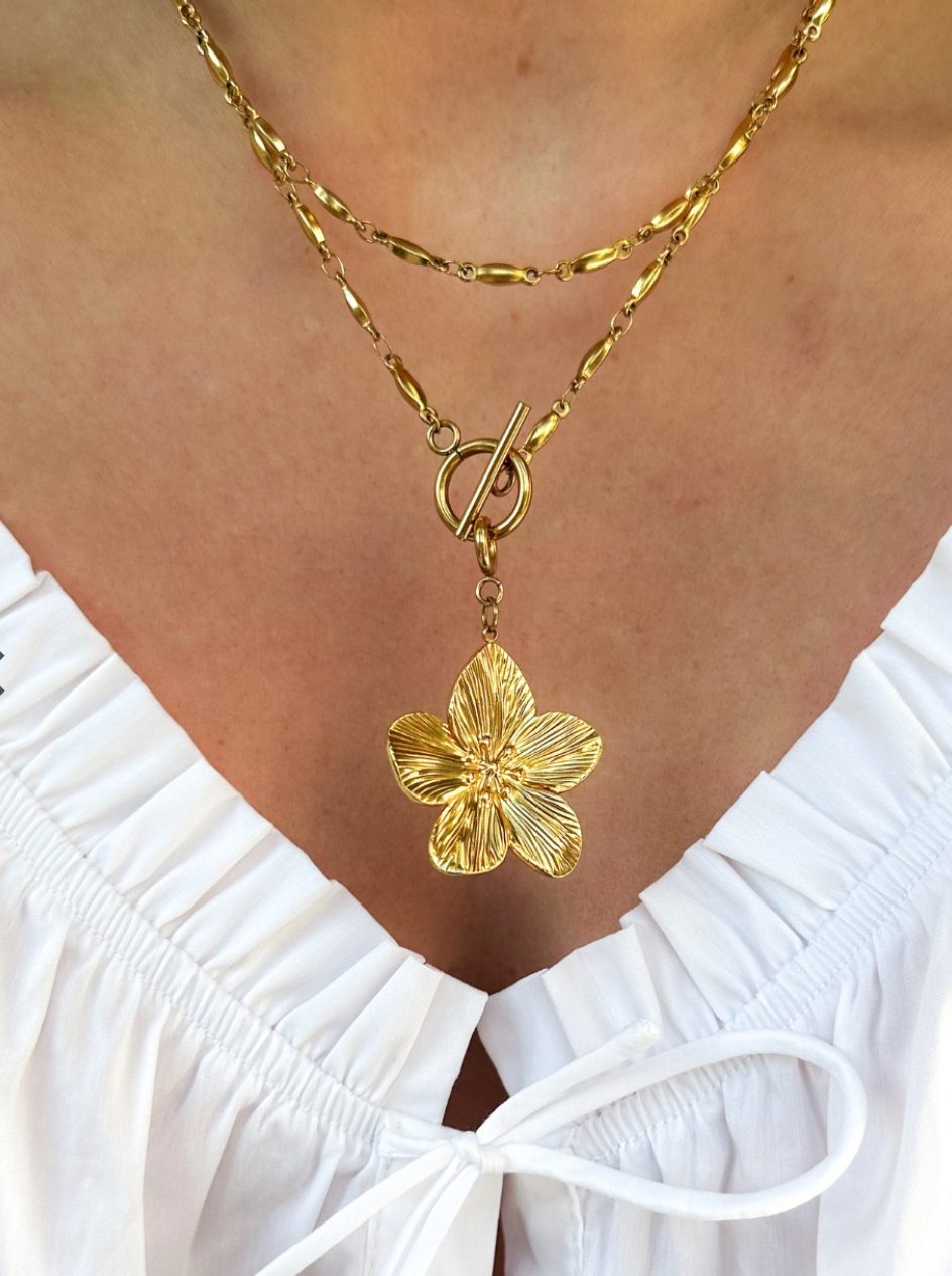 Image of Charm golden flower