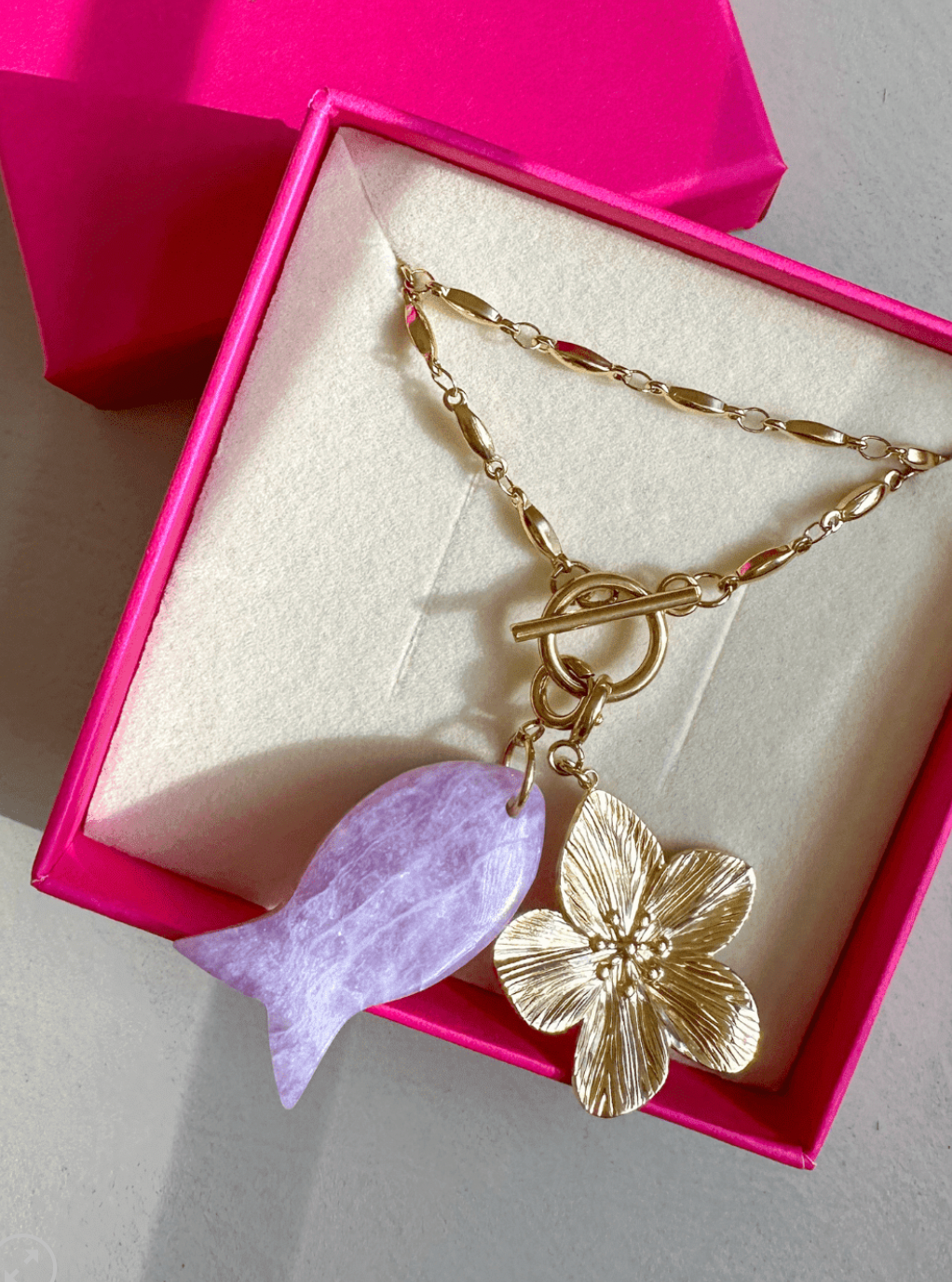 Image of Charm golden flower